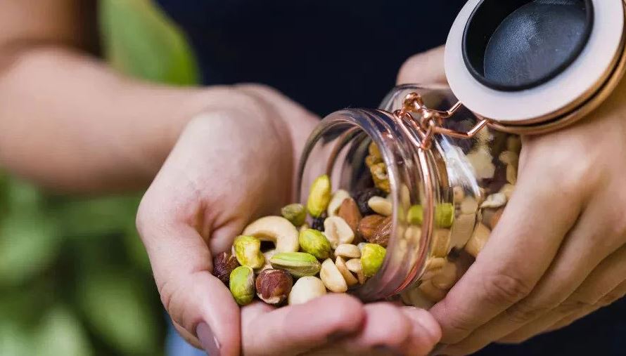 ۱۰ ماده غذایی سرشار از آنتی‌اکسیدان؛