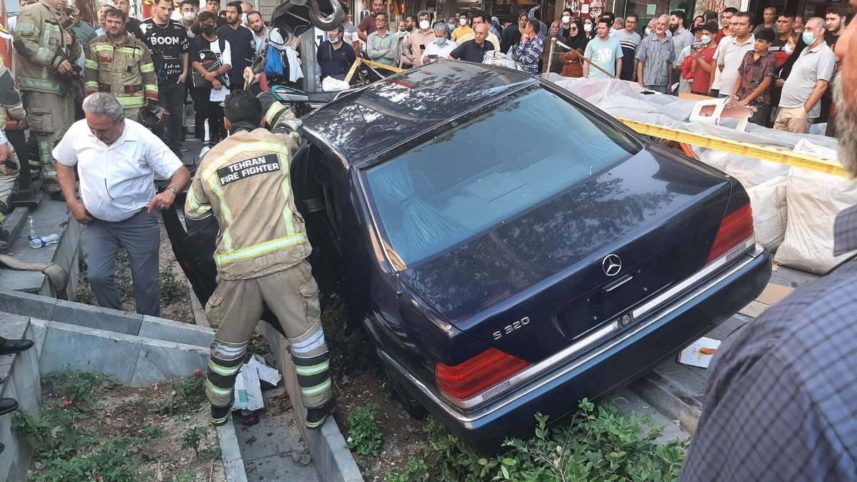 تصادف خودروی تشریفات وزارت خارجه/ شاهدان: دو نفر کشته شدند