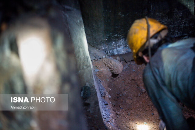 حادثه ریزش معدن کرمان؛ تلاش برای جستجوی دومین جسد
