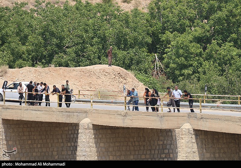 در جستجوی مفقودین سیل استهبان/ گزارش تصویری