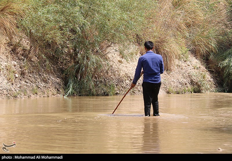 در جستجوی مفقودین سیل استهبان/ گزارش تصویری