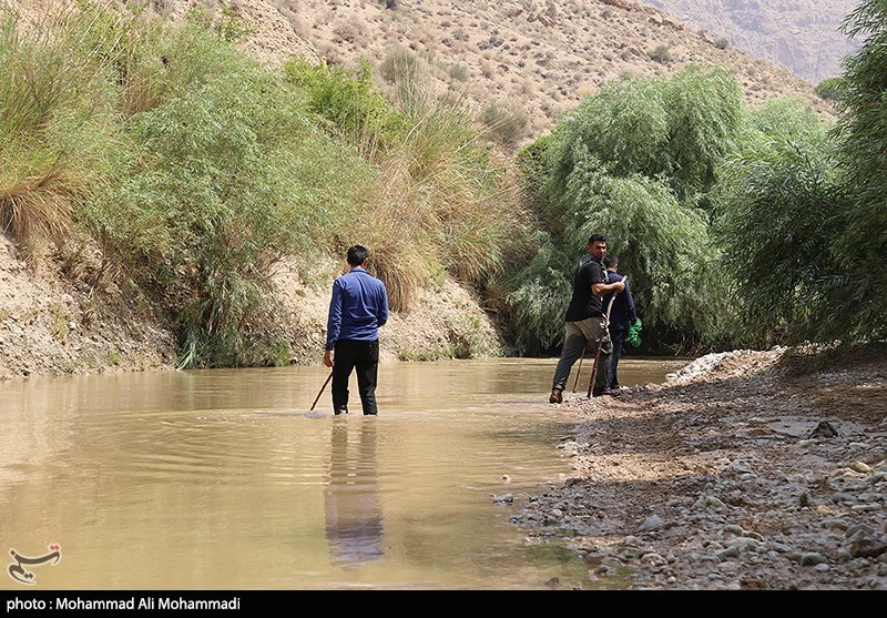 در جستجوی مفقودین سیل استهبان/ گزارش تصویری