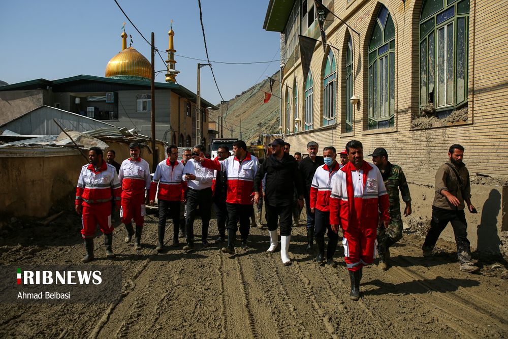 بازدید نماینده سازمان بهداشت جهانی از مناطق سیل‌زده تهران/ گزارش تصویری