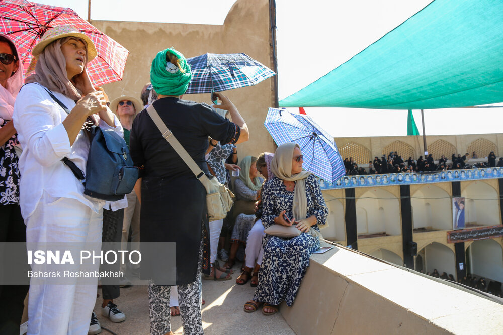 گردشگران خارجی در آیین‌های محرم «یزد»/ گزارش تصویری