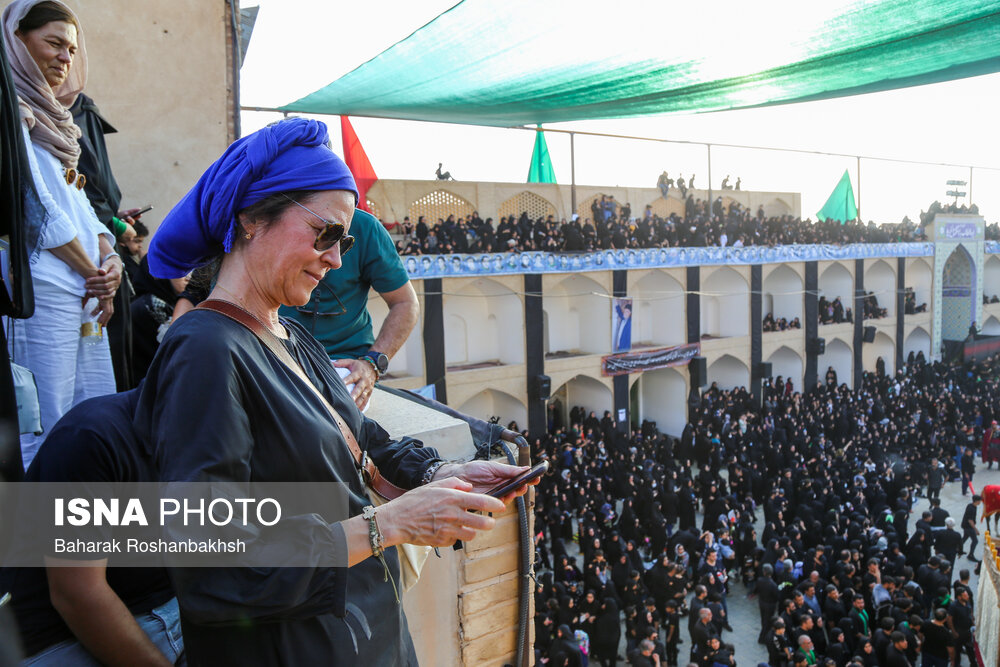 گردشگران خارجی در آیین‌های محرم «یزد»/ گزارش تصویری