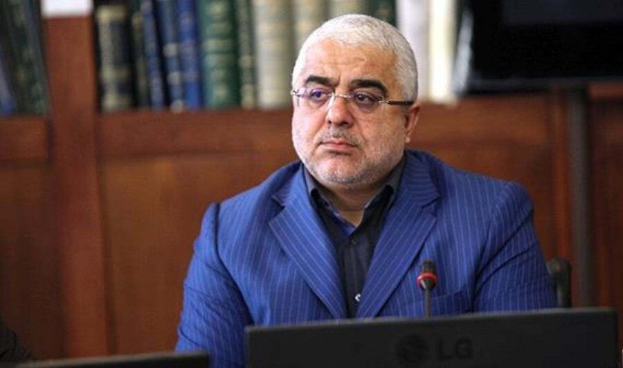 ایمن آبادی: دولت وعده داد فقط چهار قلم گران می‌شود و باید سر قول خود بماند