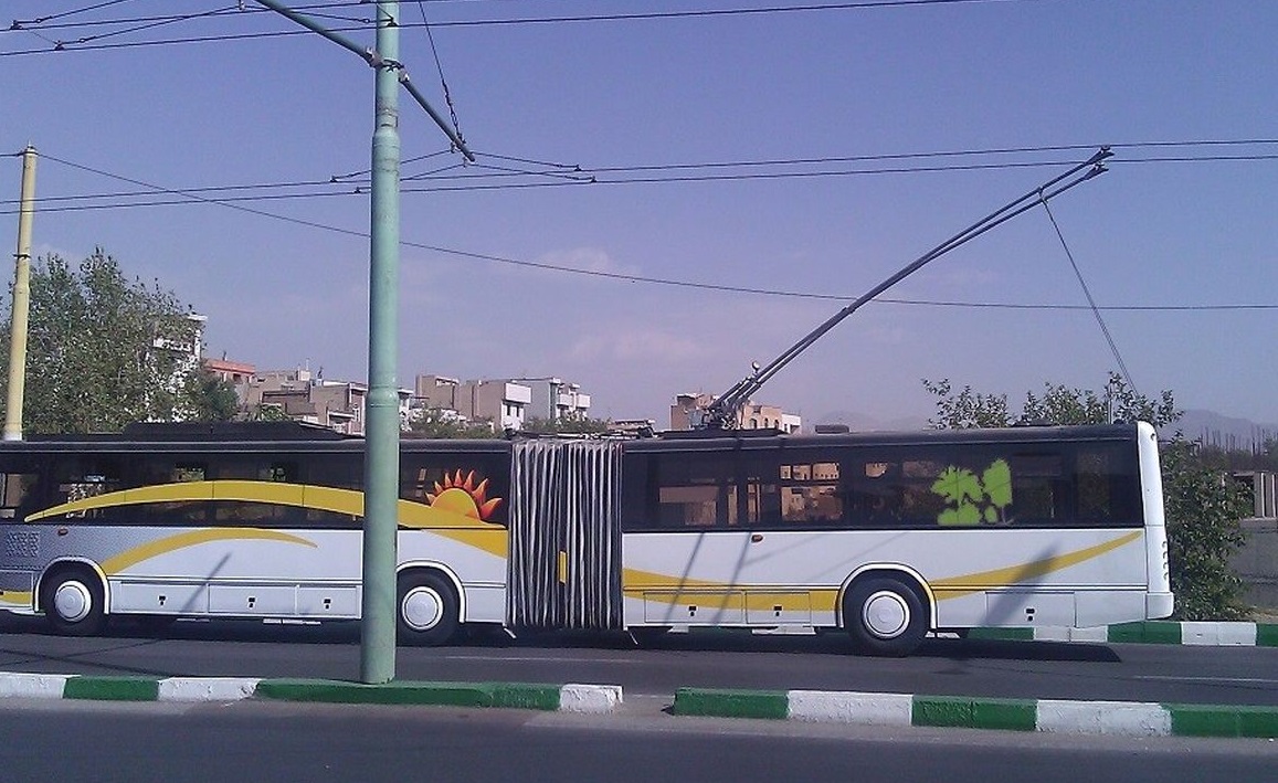 ورود اتوبوس‌های برقی به خیابان «جمهوری»