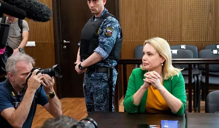 خفقان در روسیه؛ خبرنگار منتقد «جنگ» دوباره جریمه شد
