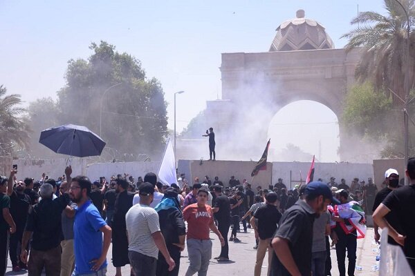 ورود طرفداران صدر به منطقه سبز بغداد؛ الکاظمی خواستار کاهش تنش‌ها شد