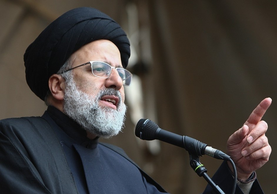 رئیسی: اگر فرزند به خارج رفت، پدر هم برود!