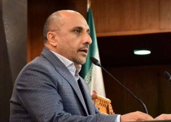 عباس معینی: رئیسی اگر نمی‌تواند، استعفا دهد
