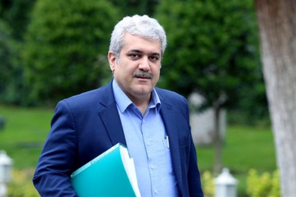 تکذیب استعفای سورنا ستاری