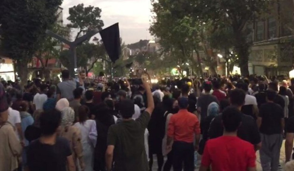 تجمع اعتراضی در رشت پس از فوت «مهسا امینی»؛ ۲۲ نفر دستگیر شدند