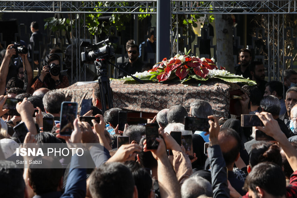 مراسم تشییع پیکر «سایه»/ گزارش تصویری