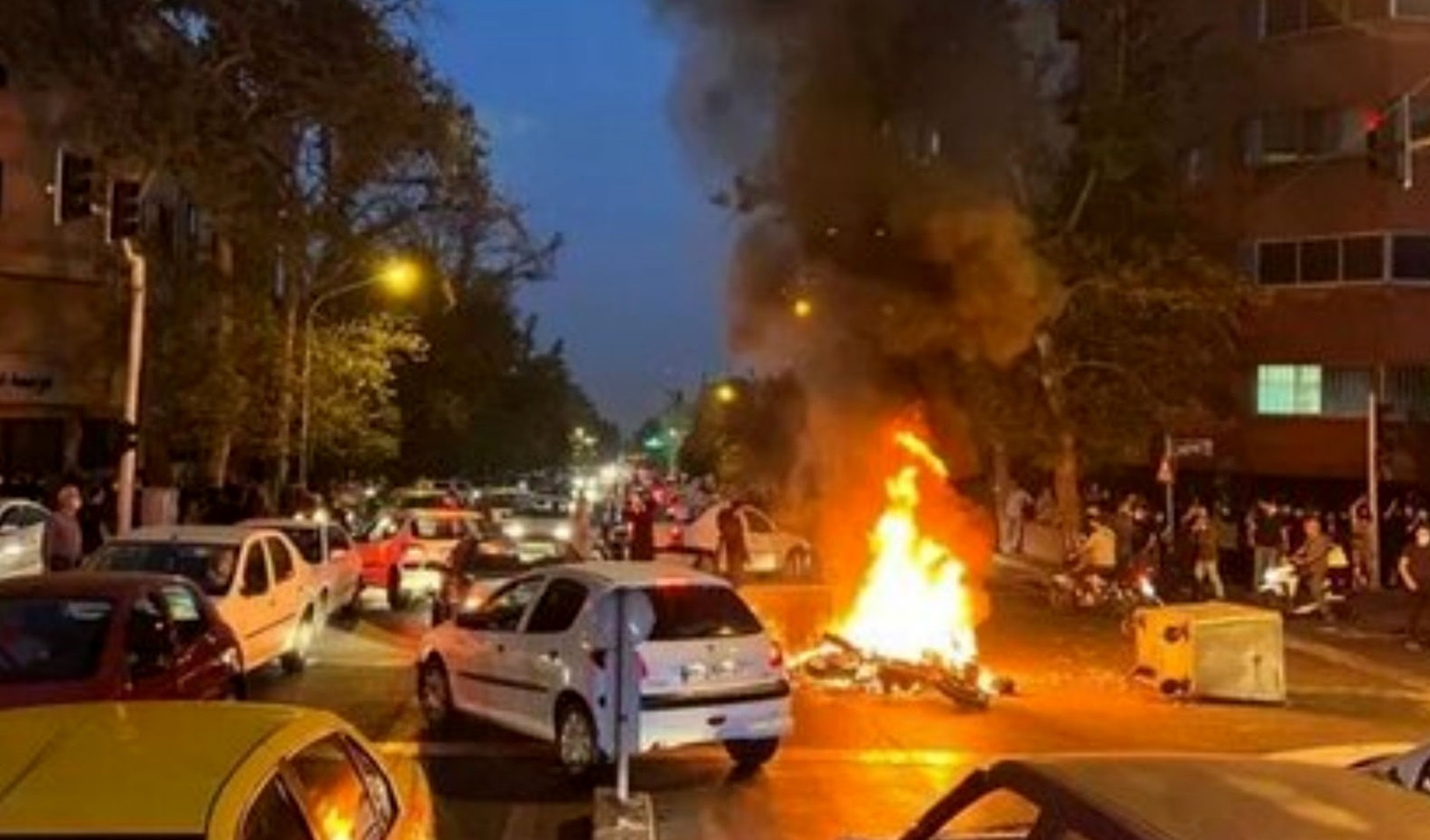 جمهوری اسلامی: نارضایتی‌های انباشته در وجود مردم، زمینه مساعدی برای شعله‌ور شدن آتش بود