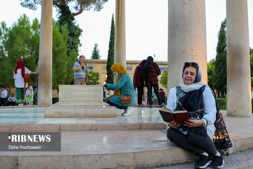 روز بزرگداشت «حافظ شیرازی»/ گزارش تصویری