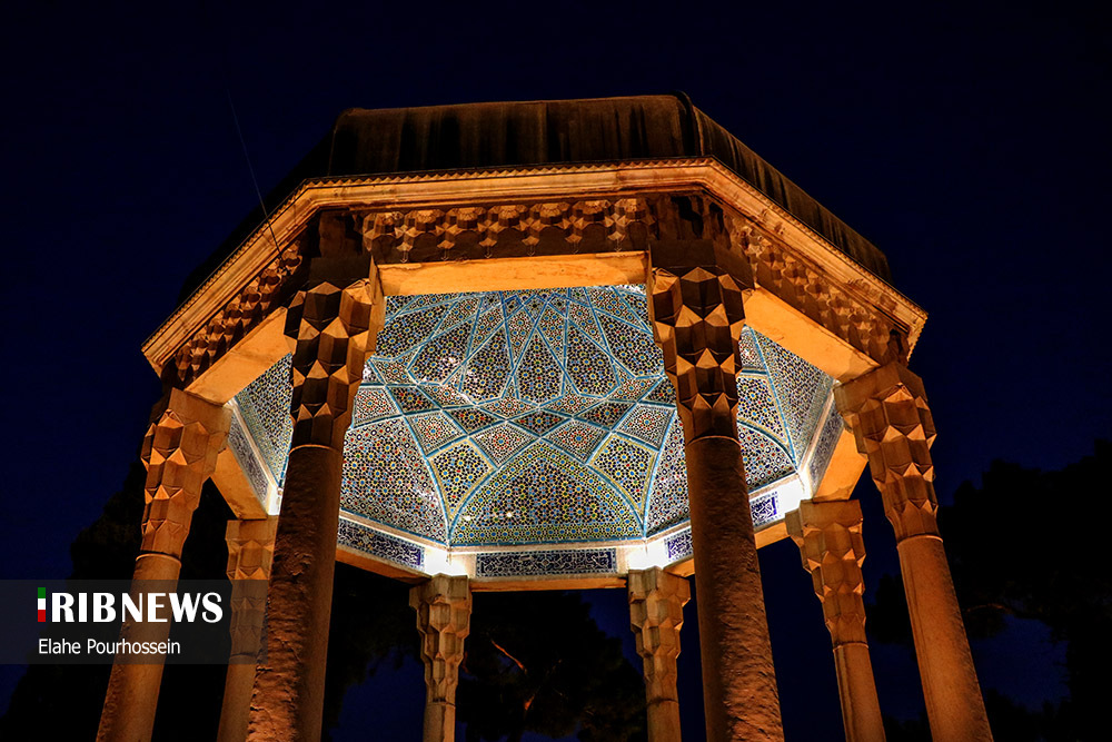 روز بزرگداشت «حافظ شیرازی»/ گزارش تصویری