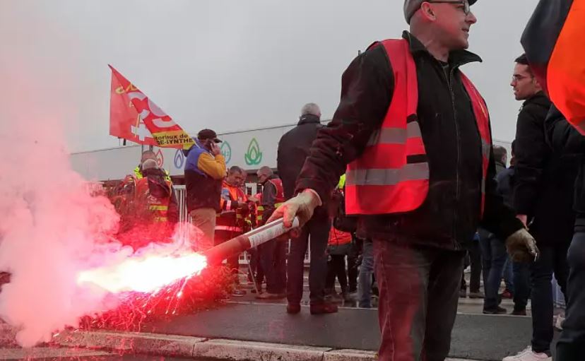 سه‌شنبه سیاه فرانسه؛ ۱۵۰ مورد اعتصاب و اعتراض سراسری