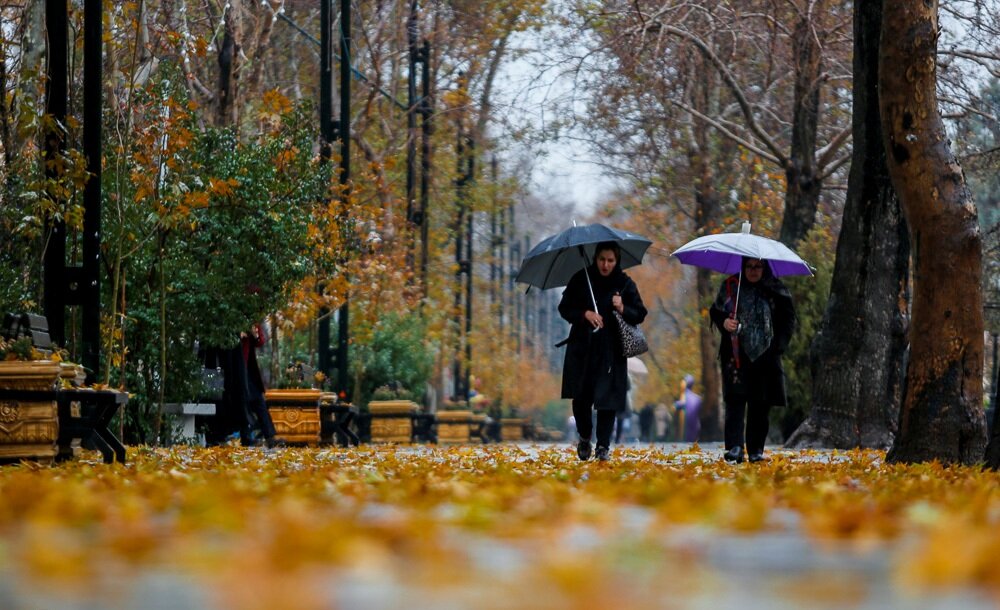 هواشناسی ایران؛ آغاز بارش باران و برف و کاهش ۱۵ درجه‌ای دما