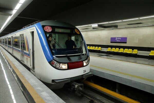 افزایش سرویس‌دهی مترو در روز ۱۳ آبان