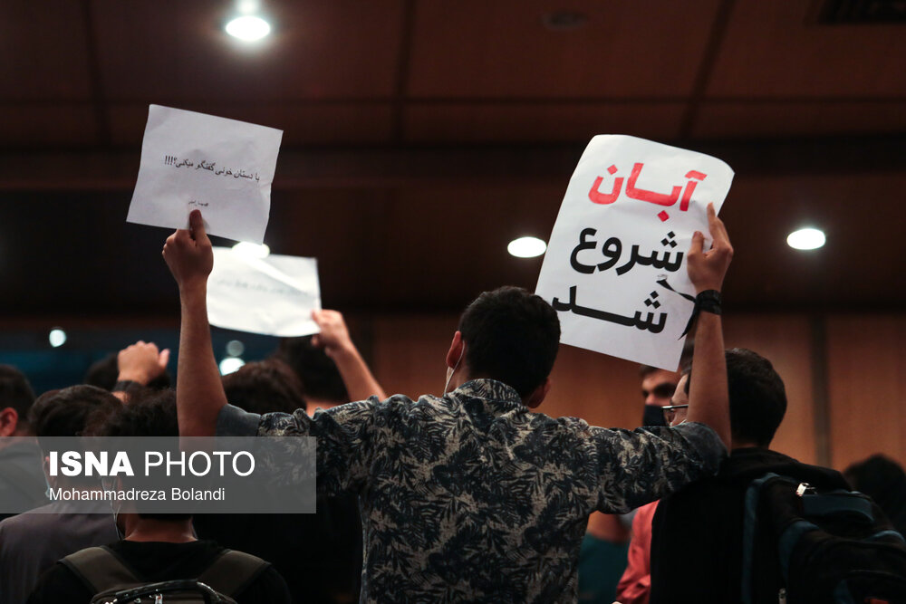 اعتراض شدید دانشجویان خواجه نصیر به سخنگوی دولت