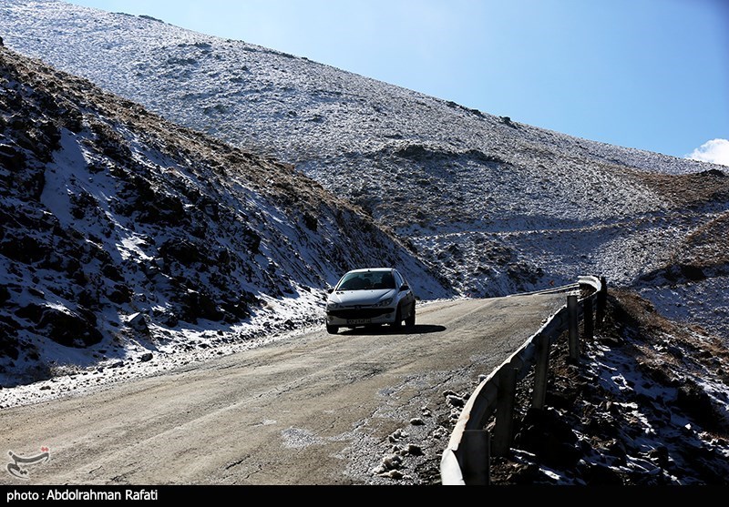 بارش برف در ارتفاعات تاریکدره همدان/ گزارش تصویری