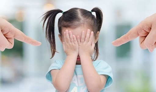 با کودک «بد دهن» چگونه رفتار کنیم؟