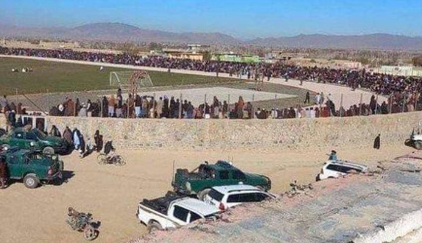 حکم دادگاه طالبان؛ ۳ زن در استادیوم شلاق خوردند!