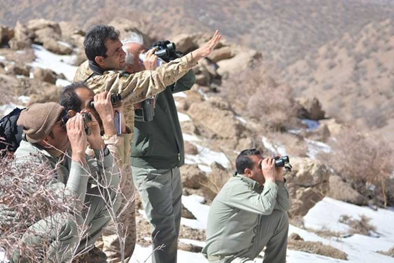 روزگار سخت محیط‌بانان دنا