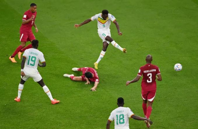 قطر 1 - سنگال 3;  میزبان بی دفاع