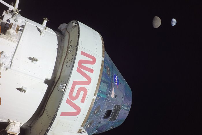 تصویر دیدنی فضاپیمای اوراین از زمین و ماه