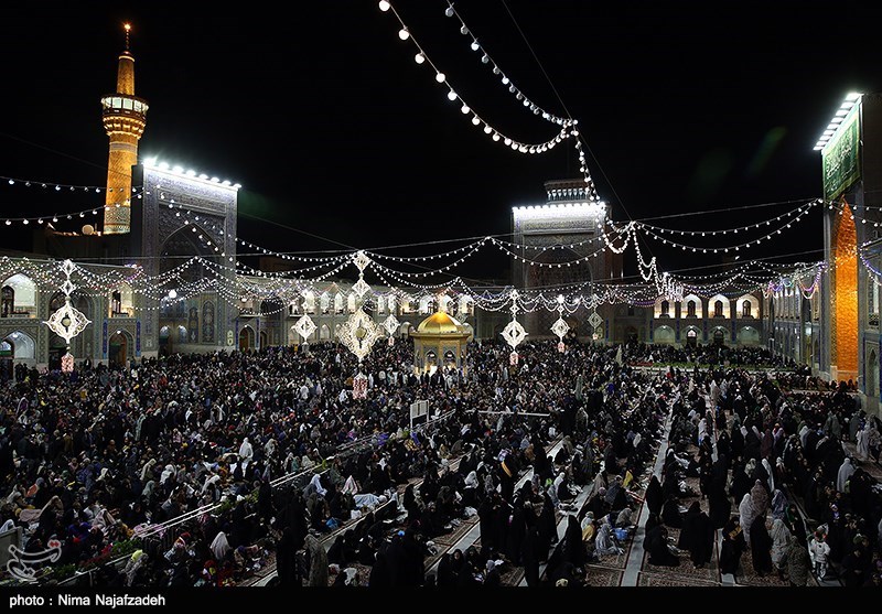 مراسم تحویل سال در حرم مطهر امام رضا(ع)/ گزارش تصویری