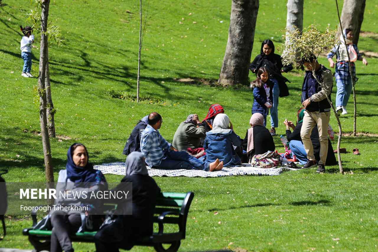 سیزده بدر در پارک ملت/ گزارش تصویری