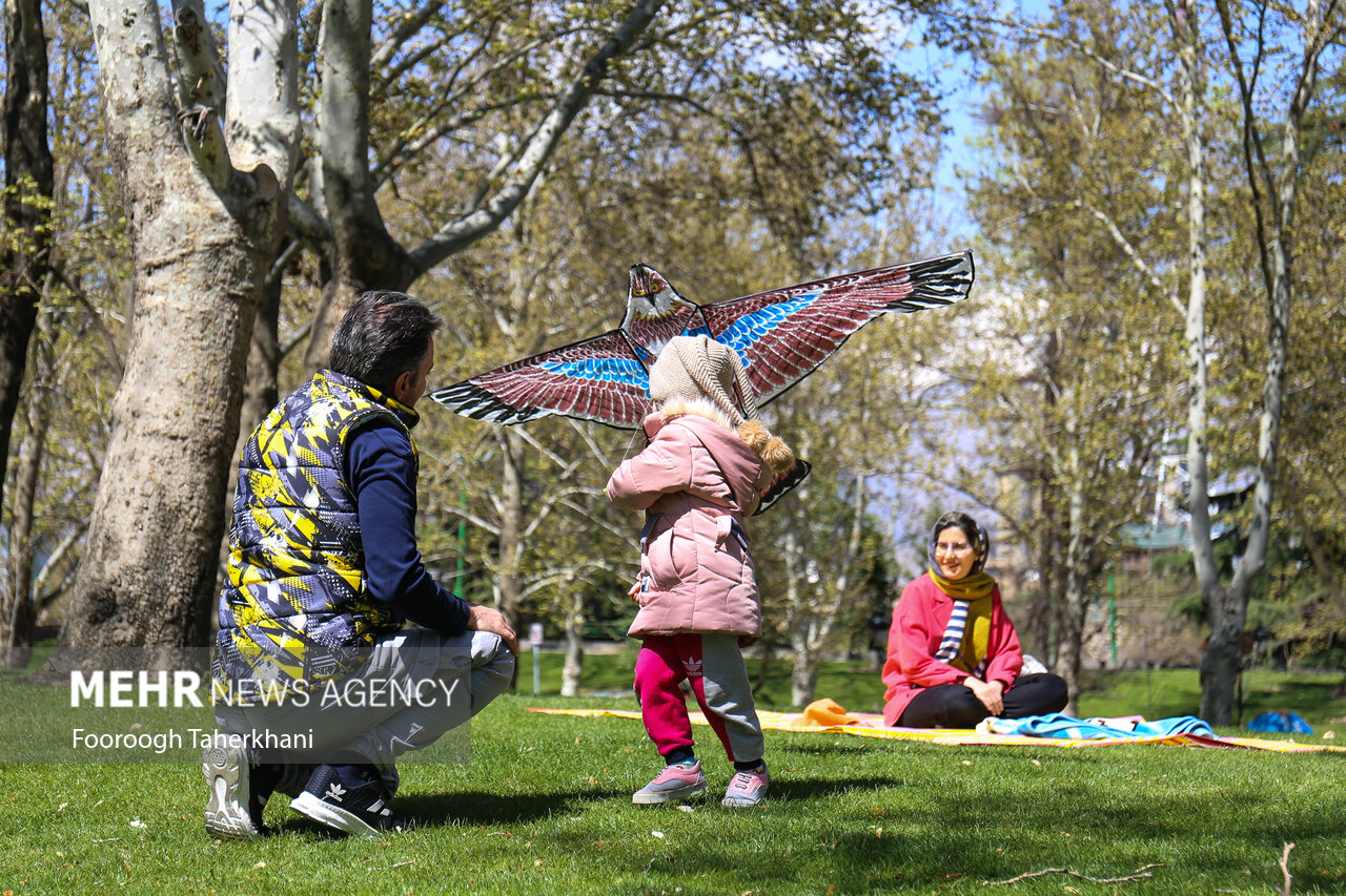 سیزده بدر در پارک ملت/ گزارش تصویری