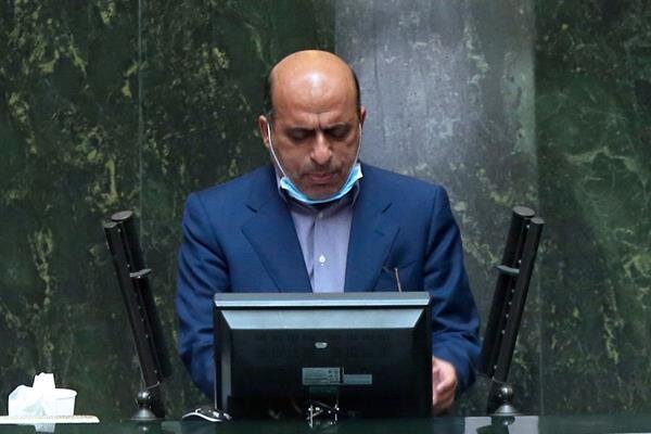 آصفری: هر ۳ ماه یک‌بار خودرو را گران می‌کنند!