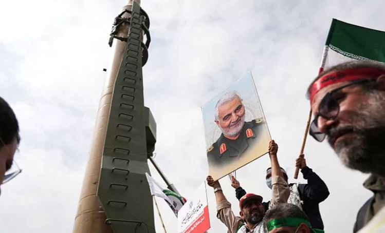 پولیتیکو: ایران در حال مذاکره محرمانه با چین و روسیه برای تهیه سوخت موشک است