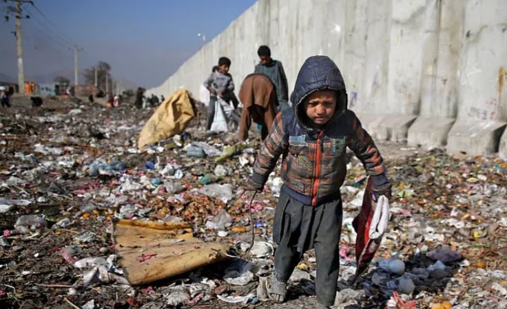 فاجعه در افغانستان/ سازمان ملل: شمار فقرا در حکومت طالبان ۲ برابر شده!
