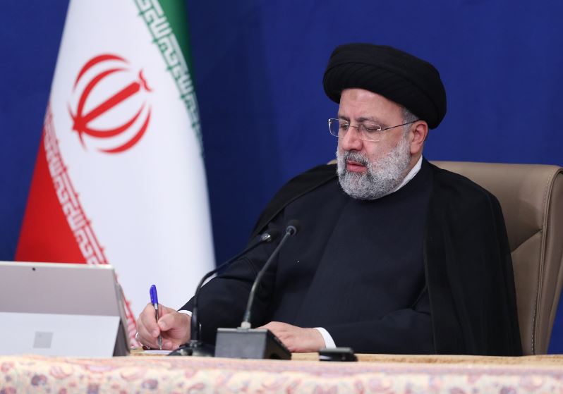 پیام تسلیت رئیسی به مناسبت درگذشت والده حجت‌الاسلام رستمی