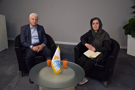 فیاض زاهد:سردار حاجی زاده باید برای منافع نظام استعفا می‌داد/بحران حل نشده بلکه به صورت پیچیده تری بازخواهد گشت