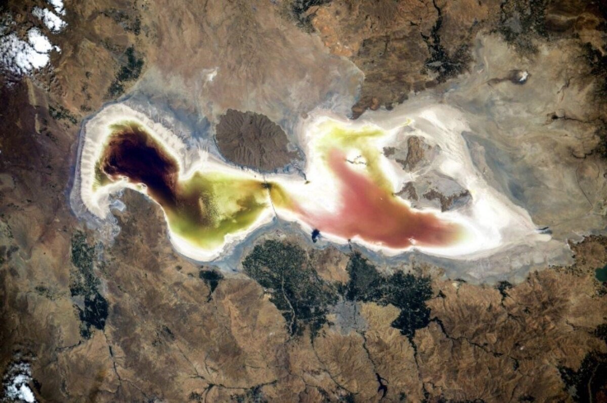 دریاچه ارومیه مرد از بس که جان نداشت
