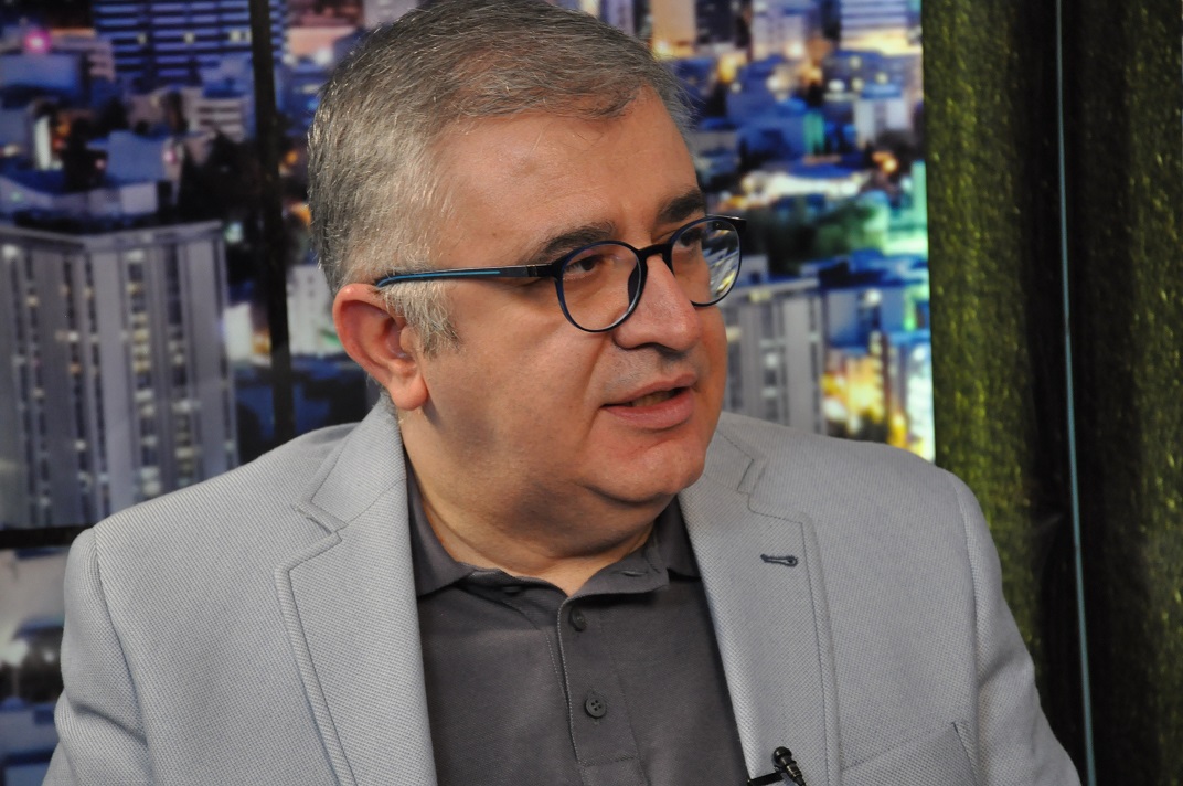 تنگنا مهدی معتمدی