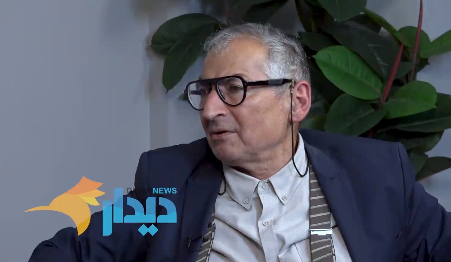 زیباکلام: سال ۵۷ به‌دنبال چه بودیم و امروز به‌کجا رسیده‌ایم؟