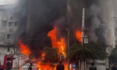 آتش‌سوزی بزرگ در ساری؛ ۲۰ نفر نجات یافتند