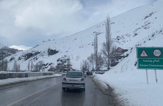 بارش برف و باران در جاده‌های ۱۱ استان