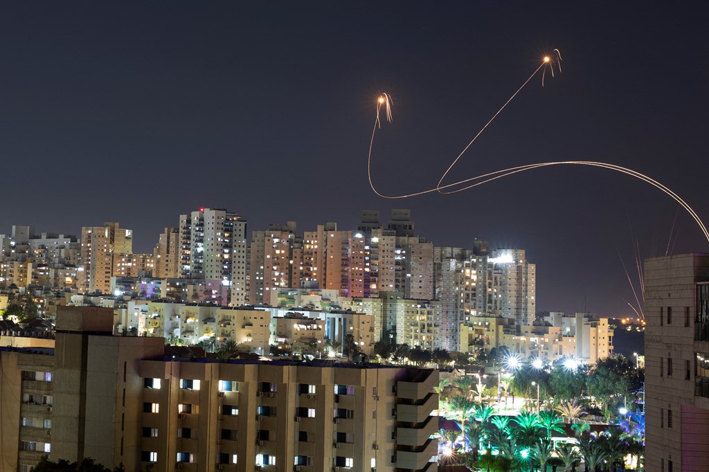 لحظه به لحظه با «طوفان الاقصی»؛ حملات راکتی به شهرک‌های اسرائیلی