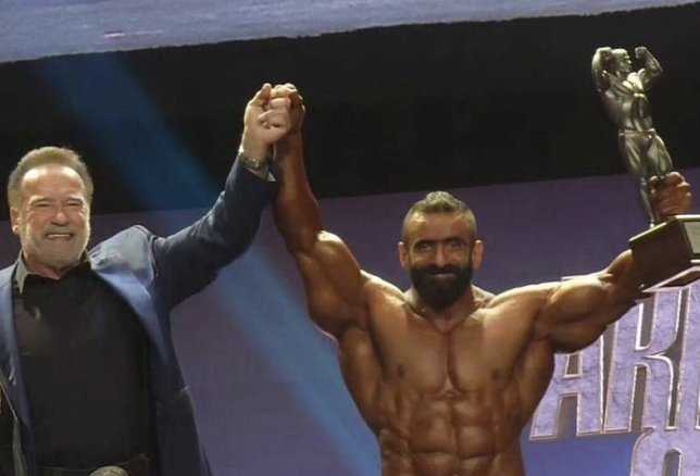 هادی چوپان قهرمان آرنولد کلاسیک شد
