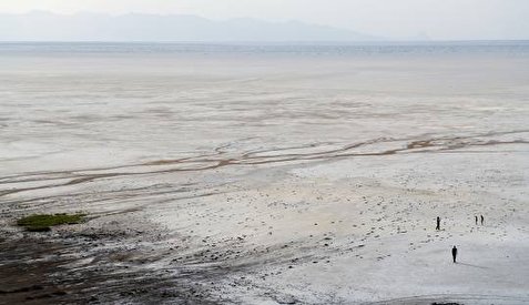 دریاچه ارومیه چقدر آب دارد؟