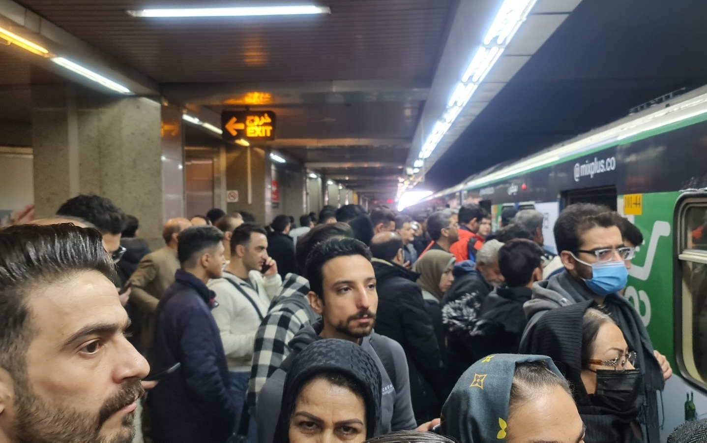 اختلال دوباره در خط یک مترو تهران/ انتقاد یک رسانه از «زاکانی»