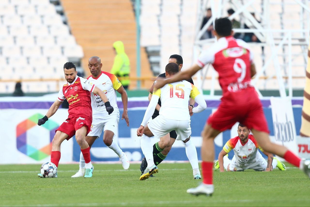 گزارش زنده: پرسپولیس ۱ - ۲ فولاد