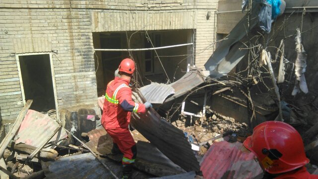 انفجار و تخریب یک ساختمان در خیابان ری